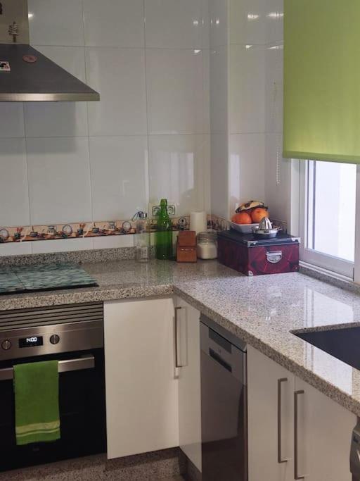Apartamento Luminoso Con Jardin La Zubia  Luaran gambar